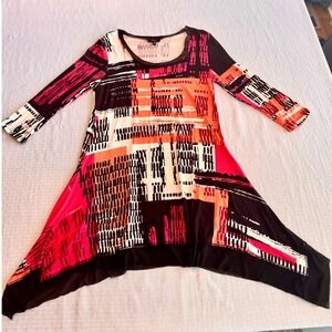 Cupio Abstract Geometric Art‎ Print Tunic Top Pink Orange Sharkbite Hem Medium